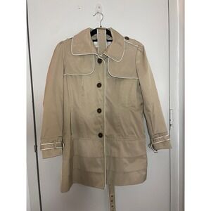 Women’s Classic Tan Guess trench coat with belt